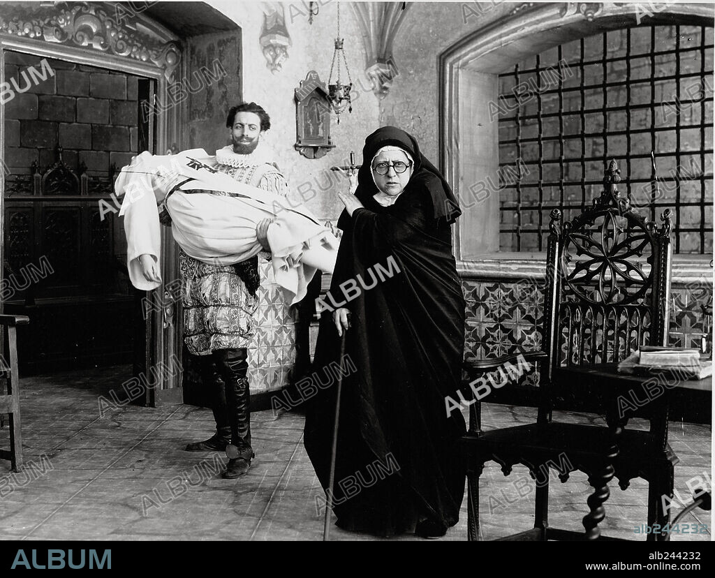 FORTUNIO BONANOVA y INO ALCUBIERRE en DON JUAN TENORIO, 1922, dirigida por RICARDO BAÑOS. Copyright ROYAL FILMS.