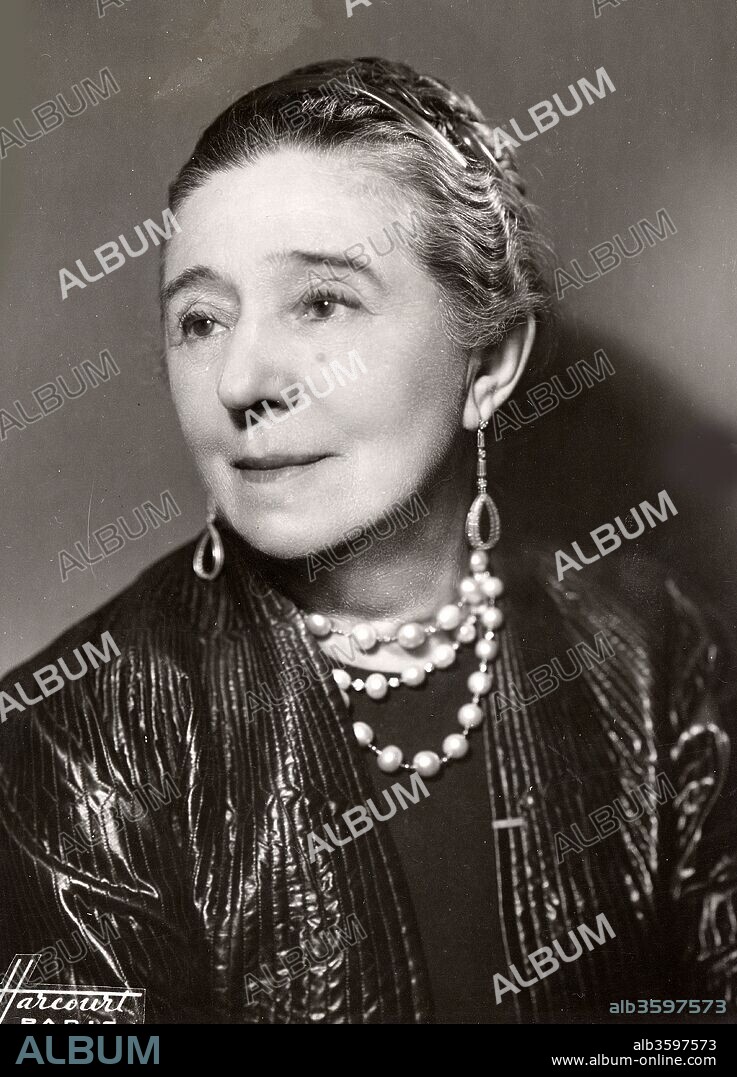 STUDIO HARCOURT. Jeanne Lanvin (1867-1946).