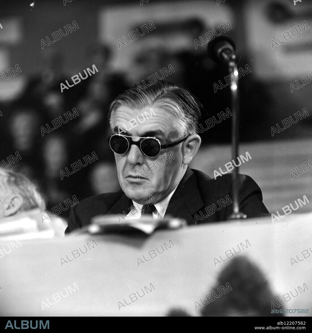 RICHARD CROSSMAN AT LABOUR PARTY CONFERENCE IN BRIGHTON ;. 1 OCTOBER 1962.