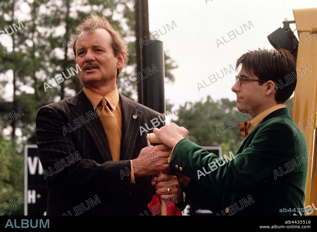 BILL MURRAY y JASON SCHWARTZMAN en ACADEMIA RUSHMORE, 1998 (RUSHMORE), dirigida por WES ANDERSON. Copyright TOUCHSTONE PICTURES.