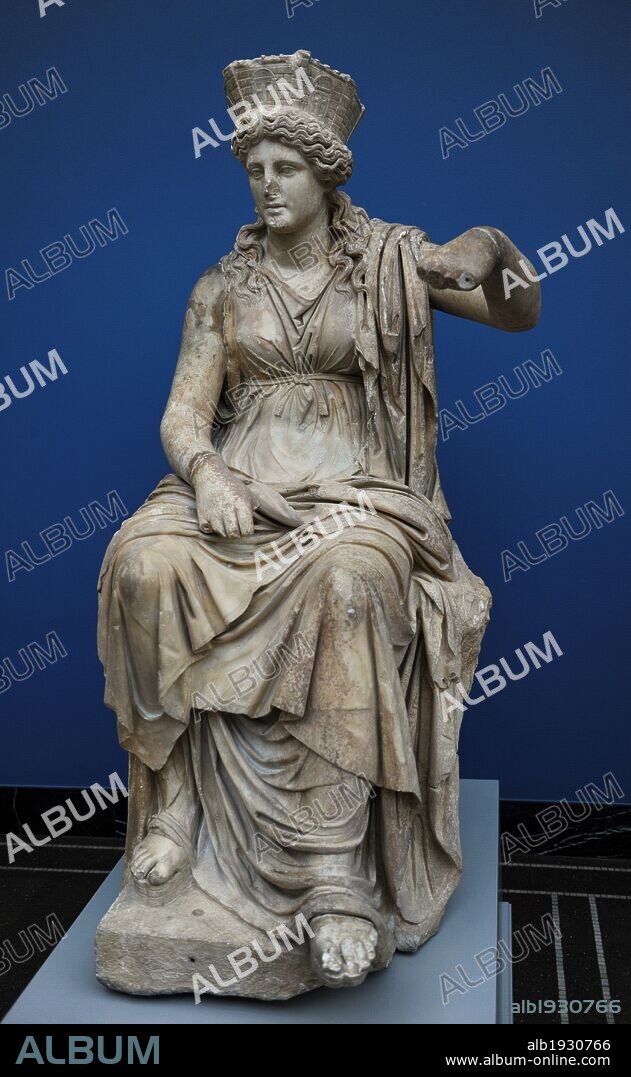 MITOLOGIA CLASICA. CIBELES (KYBELE). Diosa Madre de la Tierra. Equivalente a la Magna Mater romana. Pieza de mármol, procedente de Italia. Campania, 60 a. C. Museo Carlsberg Glyptotek. Copenhague. Dinamarca. Norte Europa.