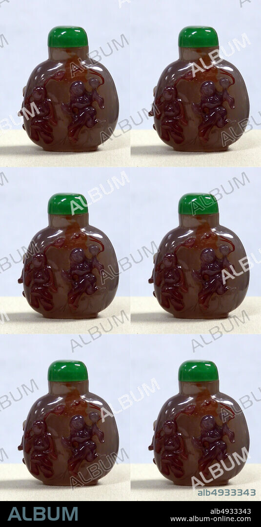 Snuff Bottle, China, Qing dynasty (16441911), Date 19th century, China, Agate, Gr. H. 2 1/2 in. (6.4 cm); Gr. W. 2 1/16 in. (5.2 cm); Gr. D. 1 1/16 in. (2.7 cm), Snuff Bottles.