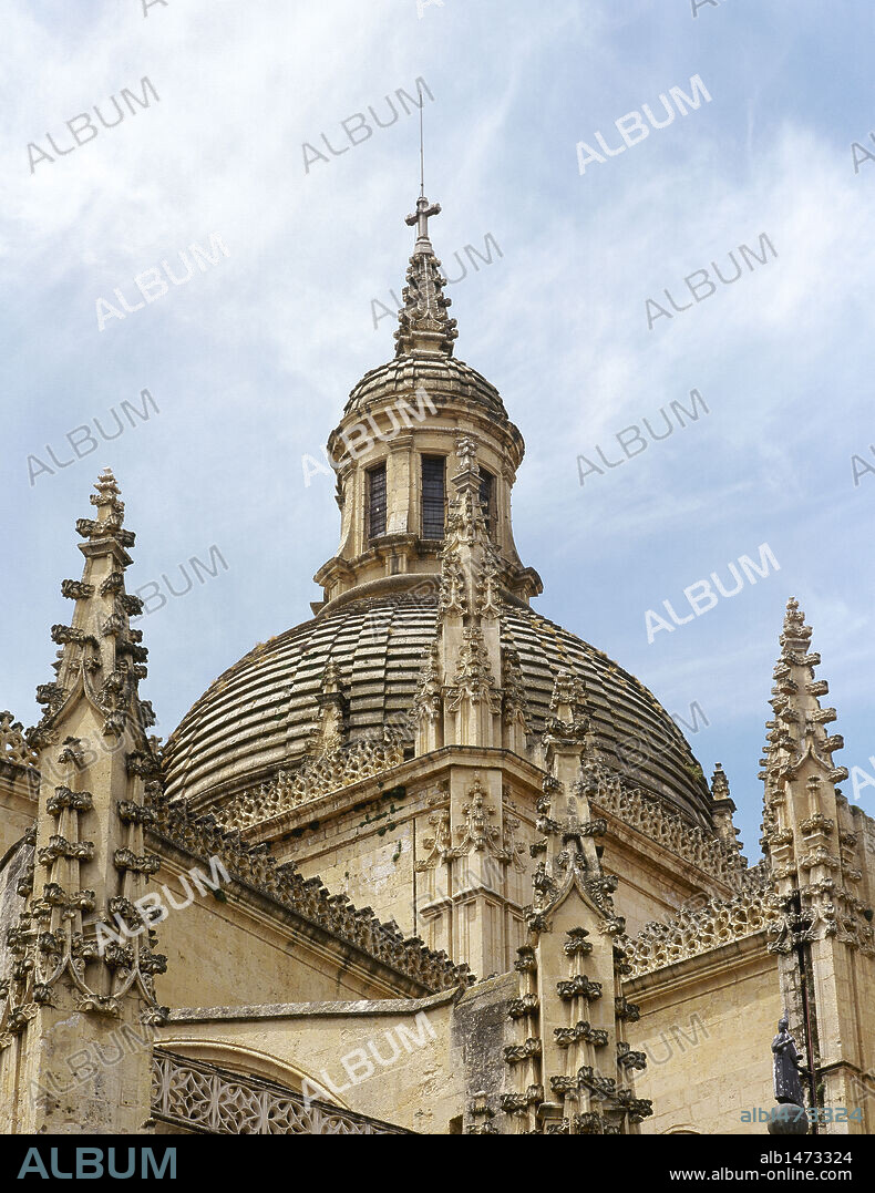 Gothic Art. Spain. Segovia. Cathedral. Built between 1525 and 1577 by Juan Gil de Hontanon (1480-1526) and finished by his son Rodrigo (1500Ð1577)  at his death. Exterior view. Detail. Dome and lantern.