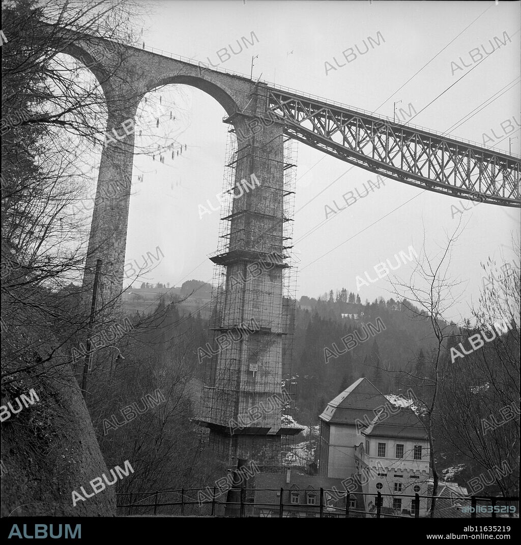 Renovation, Sitter viaduct, scaffolding; 1965.