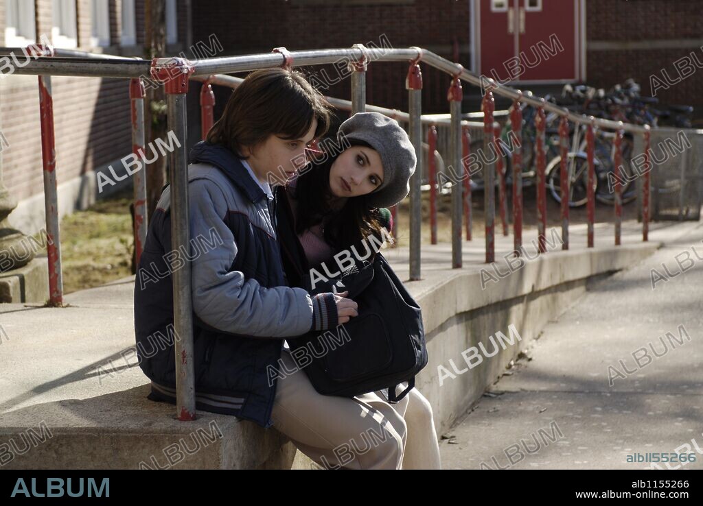 EMMA ROBERTS and KIERAN CULKIN in LYMELIFE, 2008, directed by DERICK MARTINI. Copyright a martini bros production/ bartlett films.