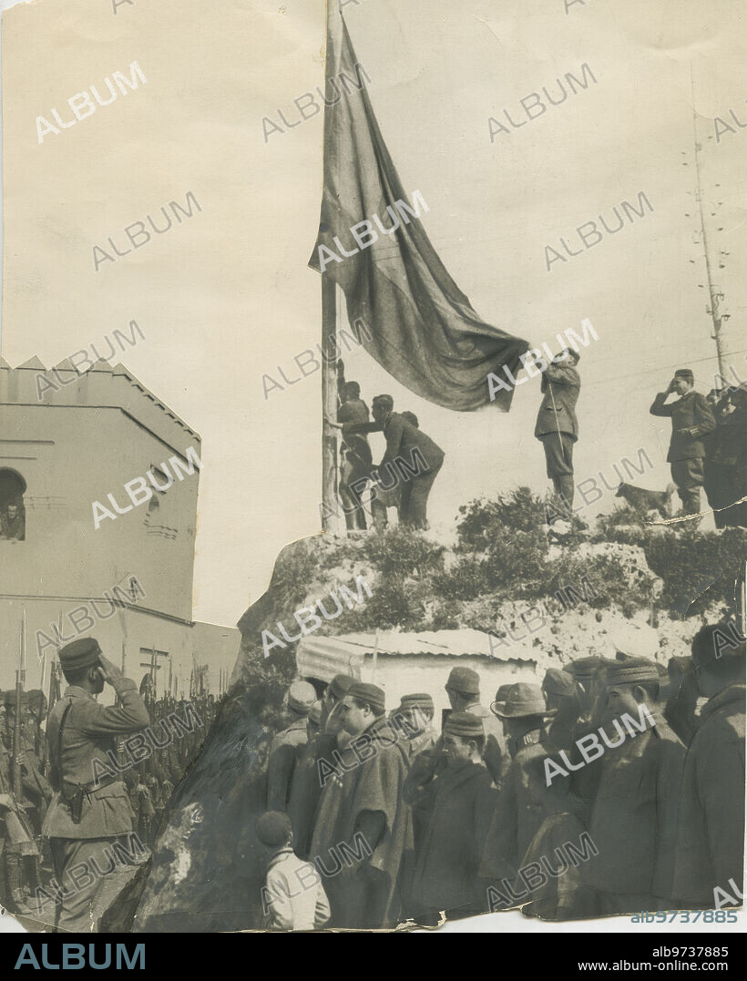 Tetouan (Morocco), February 1925. Moroccan War. In the western area. Moment of raising the Spanish flag in the Ben Karrich camp, in the Tetuan region.