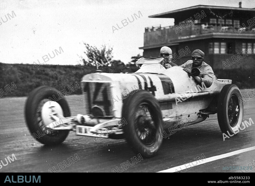 Caracciola, Rudolf Autorennfahrer, 1901-1959. Großer Preis von Deutschland auf der Avus in Berlin: Caracciola siegt auf Mercedes Typ "Monza" (2-Liter-Achtzylinder, 135,1 km/h). Foto, 11. Juli 1926.