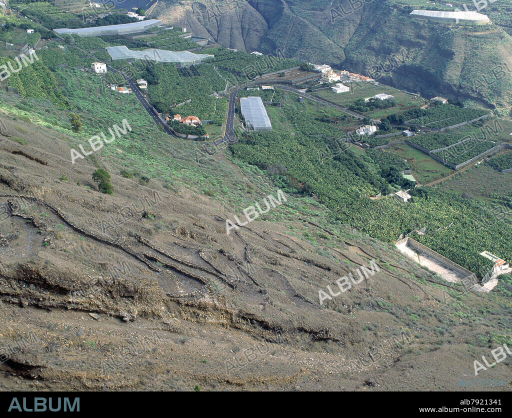 SUBIDA AL MIRADOR DEL TIME - SENDERO DE LAVA - FOTO AÑOS 90.