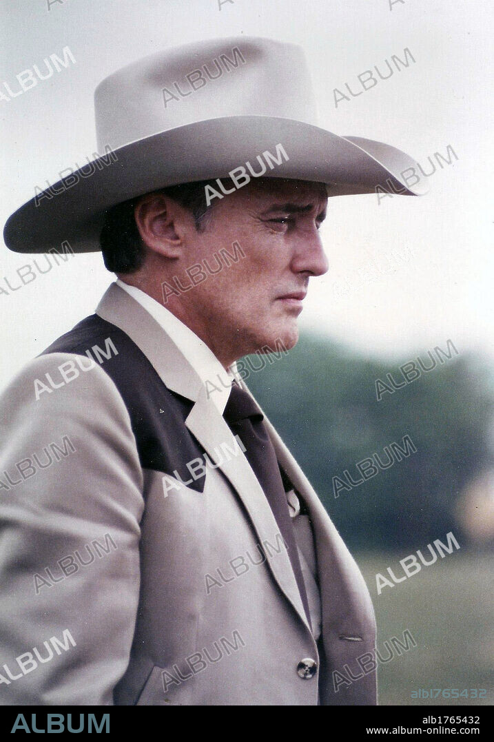 DENNIS HOPPER in THE TEXAS CHAINSAW MASSACRE 2, 1986, directed by TOBE HOOPER. Copyright CANNON FILMS.