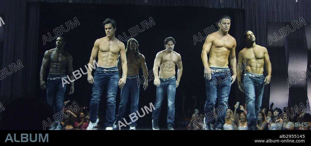ADAM RODRIGUEZ, CHANNING TATUM, JOE MANGANIELLO, KEVIN NASH und MATT BOMER in MAGIC MIKE XXL, 2015, unter der Regie von GREGORY JACOBS. Copyright IRON HORSE ENTERTAINMENT.