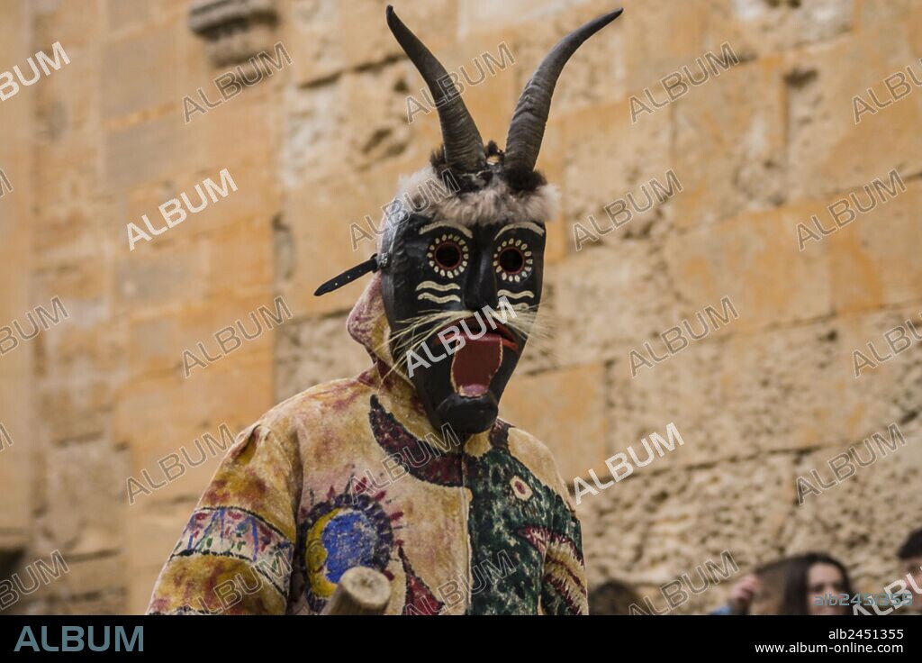 demonio,baile de los cossiers, baile popular mallorquin, Algaida, Mallorca, islas baleares, Spain.
