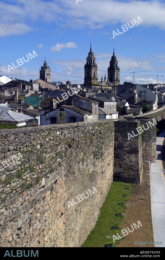 Lugo; murallas romanas, Catedral  y casco antiguo; patrimonio universal de la humanidad.
