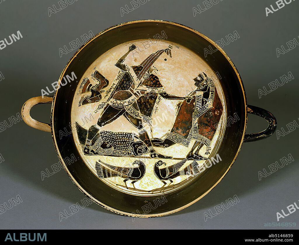 Hunting painter, bowl (Heracles slays Hippokoon and his sons), clay, quickly turned, painted (pottery), alternately fired, clay, Total: Height: 12.4 cm; Width: 24.5 cm; Diameter: 18.6 cm; Base diameter: 8.4 cm, pottery, Greek heroes, middle archaic, The interior of the laconic bowl assembled from a few shards shows a battle scene. In the left half of the picture there is a large male figure striding to the right. The man is dressed in a short, belted chiton, a cloak, greaves and sandals; a sword hangs at his side. Long curly strands fall down to the chest and back. From the formerly probably colored face only one eye and the beard are preserved. In the raised right hand the forward bent figure holds a spear. With her left hand she reaches for the one in front of him of the two fleeing enemies, who are dressed in coats and look around. At the feet of the man lie two other figures, also clothed in coats. An eagle flies behind them. Below the ground line two birds stand antithetically, turning their heads back. The interpretation of this scene is difficult, so Hans Jucker has suggested that the main character should be the Cretan giant Talos, who kills intruders. Erika Simon wanted to recognize Aigisthos, who kills his classmates. Michael Maaß and Conrad M. Stibbe referred to the myth about the Spartan king Tyndareos: Hippocoon had driven Tynadreos out of Sparta. However, he was able to return after Heracles had slain Hippocoon and his sons. In Laconia an independent high-quality ceramic developed around 580 BC, which was initially oriented towards Athens. Characteristic features are the orange, finely clay and a yellowish-cream colored coating. The guiding form is the bowl. Laconic vases are widespread, pieces are known from Marseille, Taranto, Naukratis, Sardes, Rhodes, Samos and also Etruria as well as from mainland Greece.