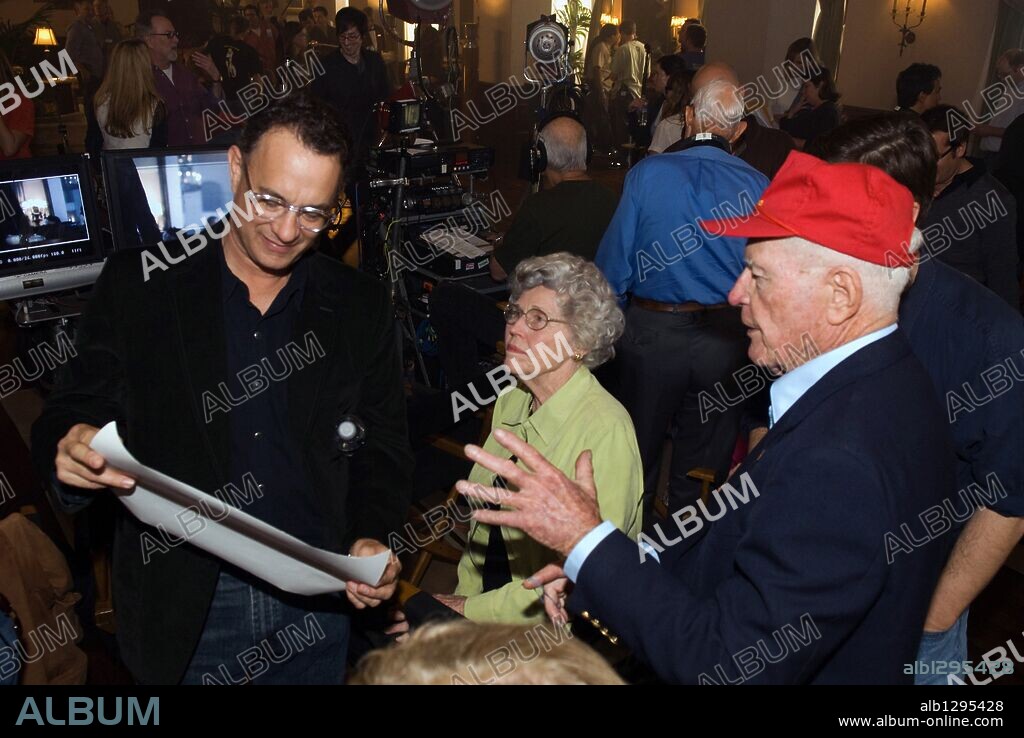KATHERINE PHILLIPS SINGER, SIDNEY PHILLIPS and TOM HANKS in THE PACIFIC, 2010, directed by CARL FRANKLIN, DAVID NUTTER, JEREMY PODESWA and TIMOTHY VAN PATTEN. Copyright DREAMWORKS SKG/HBO FILMS/PLAYTONE / TALAMON, BRUCE.