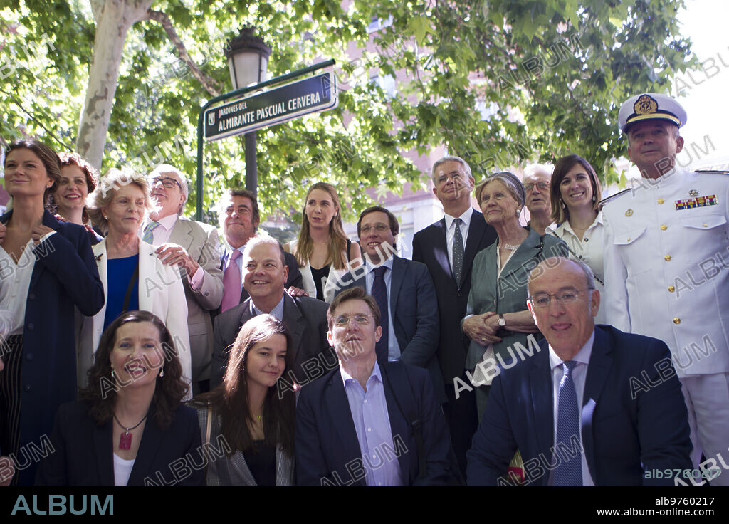 Madrid, 06/12/2019. Inauguration of the Almirante Cervera Gardens, with Pedro Corral and Martínez Almeida. Photo: Isabel Permuy. ARCHDC.