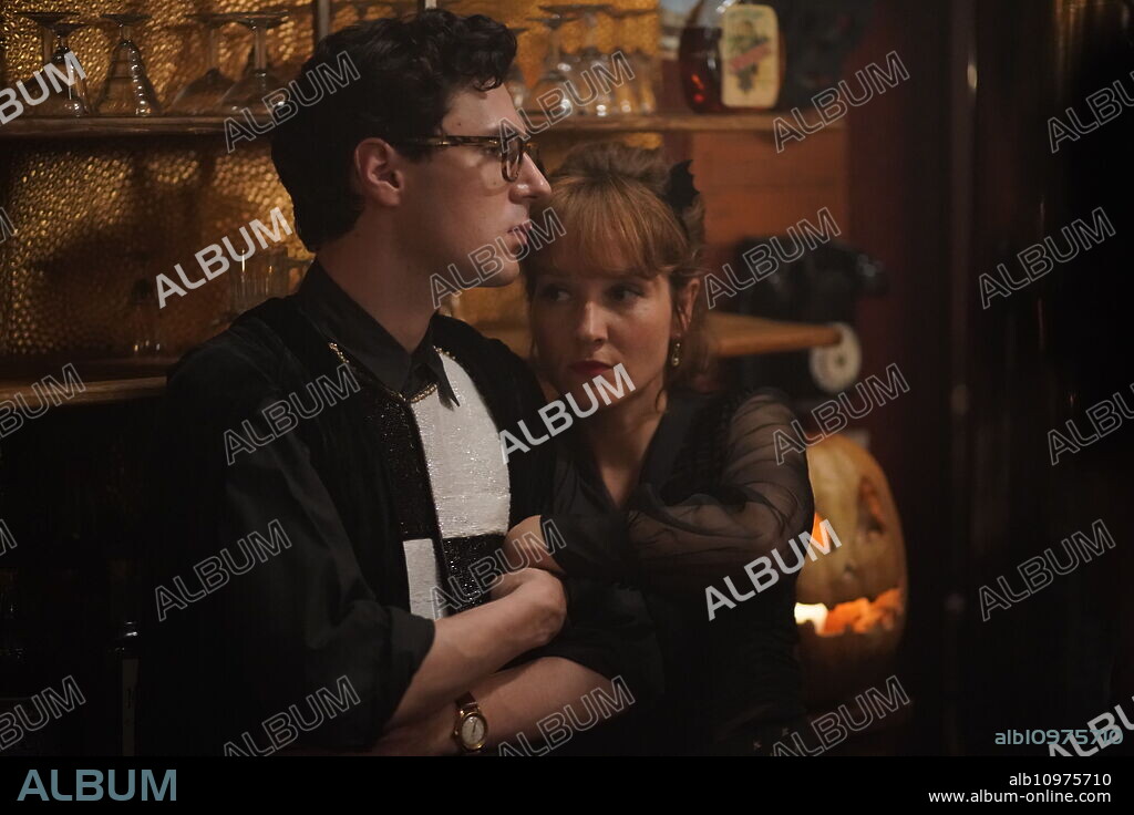 ANAIS DEMOUSTIER and VINCENT LACOSTE in ALONG CAME LOVE, 2023 (LE TEMPS D'AIMER), directed by KATELL QUILLEVERE. Copyright Frakas Productions/Les Films Pelléas/Les Films du Bélier/France 2 Cinema/Gaumont.