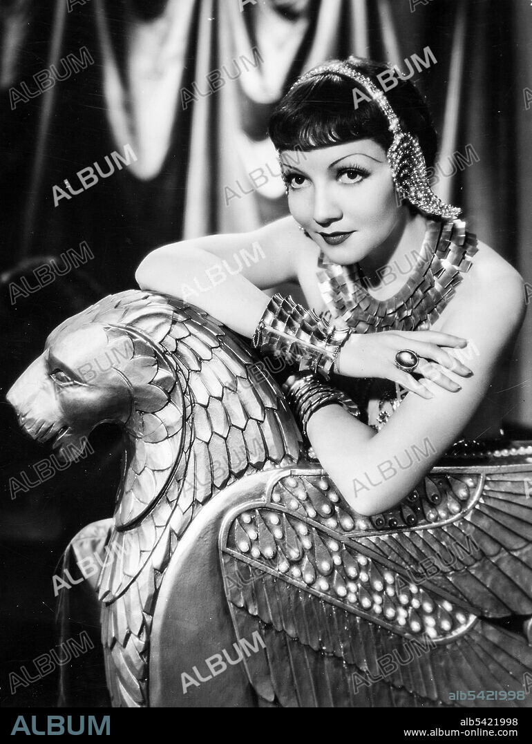 CLAUDETTE COLBERT en CLEOPATRA, 1934, dirigida por CECIL B DEMILLE. Copyright PARAMOUNT PICTURES.