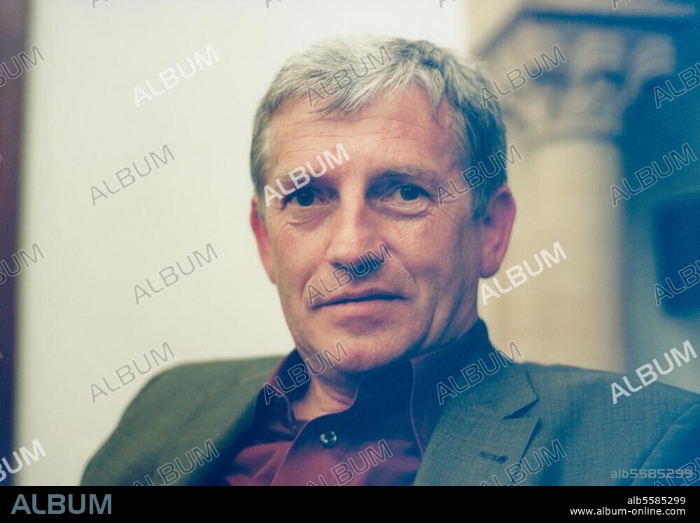 Stadler, Arnold Schriftsteller (1999 Georg-Büchner-Preis). geb. 1954 in Meßkirch. Foto, Berlin, 23. April 2002.