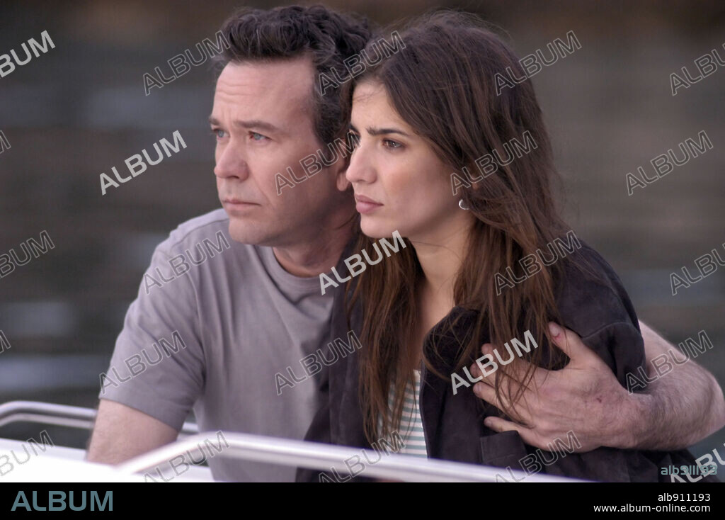 LUCIA JIMENEZ y TIMOTHY HUTTON en LA CAJA KOVAK, 2006, dirigida por DANIEL MONZON. Copyright CASTELAO PRODUCCIONES, S.A./FILMAX / NIETO, MATIAS.