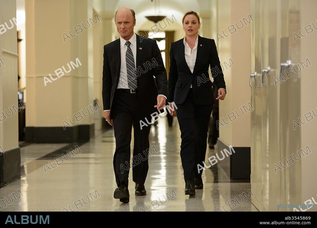 ABBIE CORNISH and ED HARRIS in GEOSTORM, 2017, directed by DEAN DEVLIN. Copyright WARNER BROS/ELECTRIC ENT/JERRY BRUCKHEIMER/SKYDANCE MEDIA.