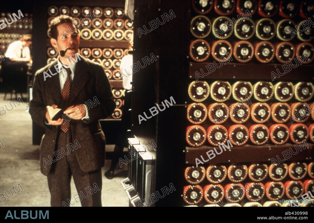 TOM HOLLANDER in ENIGMA, 2001, directed by MICHAEL APTED. Copyright JAGGED FILMS/INTERMEDIA FILM EQUITIES/BROADWAY PICT/SENATOR.