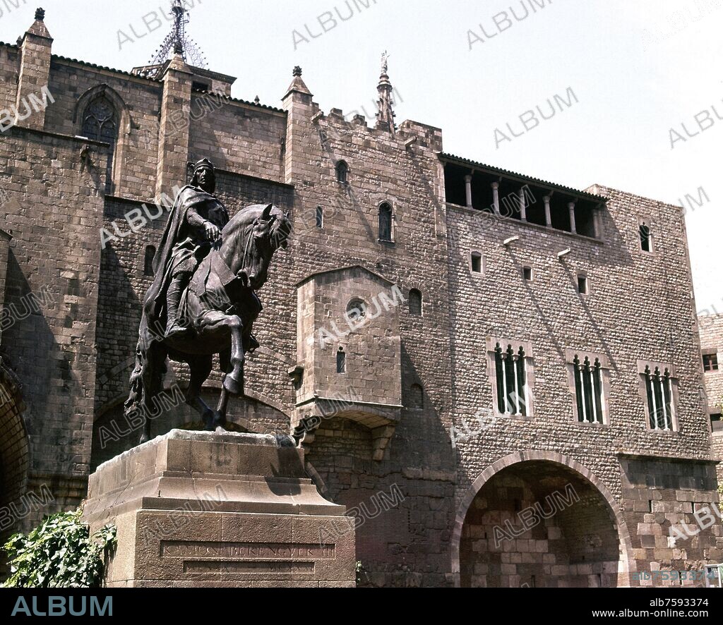 JOSEP LLIMONA BRUGUERA (1860-1926). BARRIO GOTICO - ESTATUA DE RAMON BERENGUER III - CONDE DE BARCELONA (1082-1131) - 1950 - FOTO AÑOS 70.