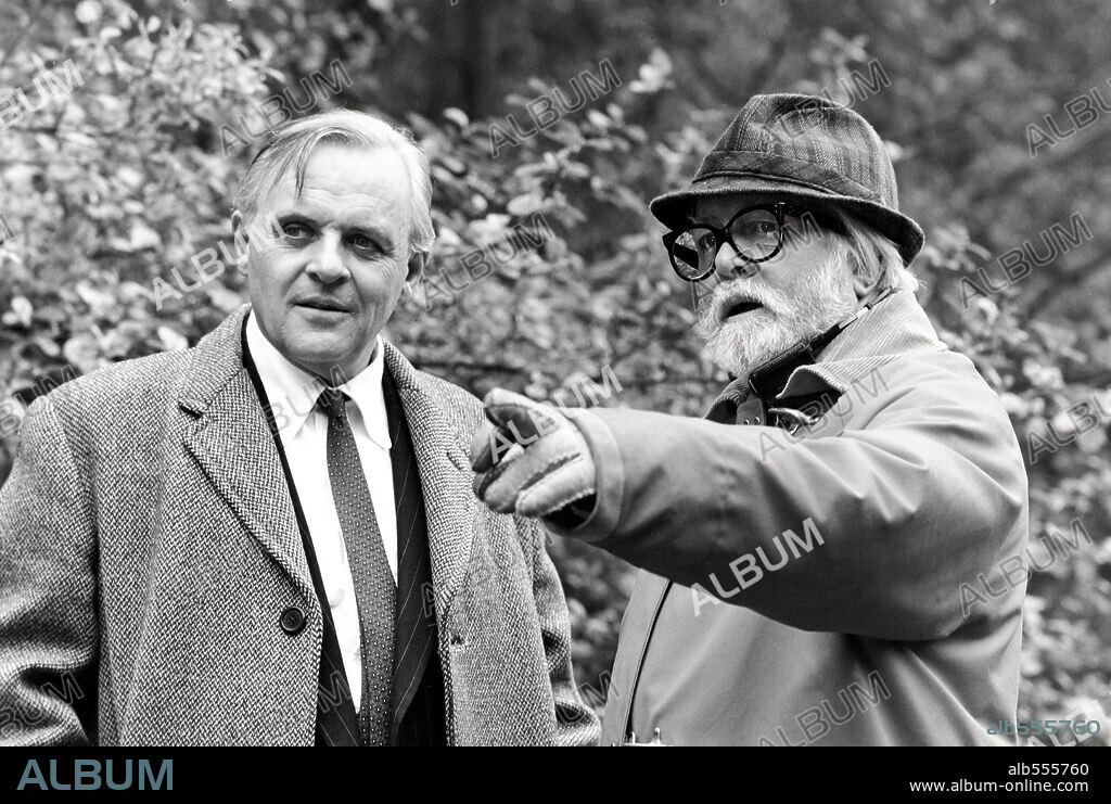 ANTHONY HOPKINS und RICHARD ATTENBOROUGH in SHADOWLANDS - EIN GESCHENK DES AUGENBLICKS, 1993 (SHADOWLANDS), unter der Regie von RICHARD ATTENBOROUGH. Copyright SAVOY PICTURES.