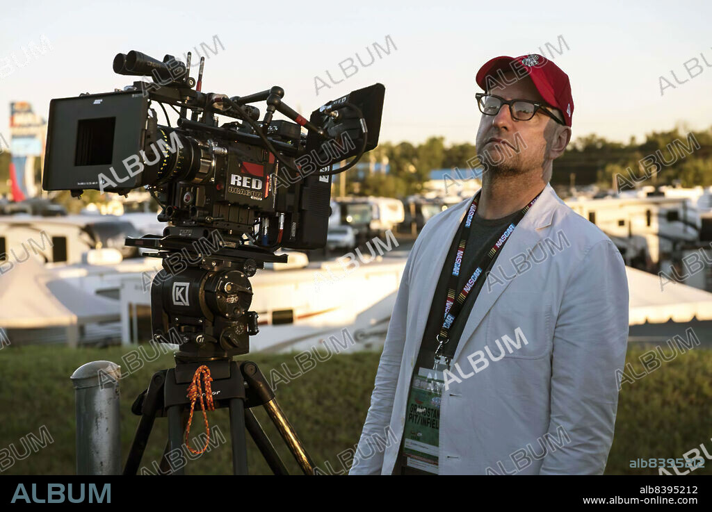 STEVEN SODERBERGH en LA SUERTE DE LOS LOGAN, 2017 (LOGAN LUCKY), dirigida por STEVEN SODERBERGH. Copyright Trans-Radial Pictures/Free Association.
