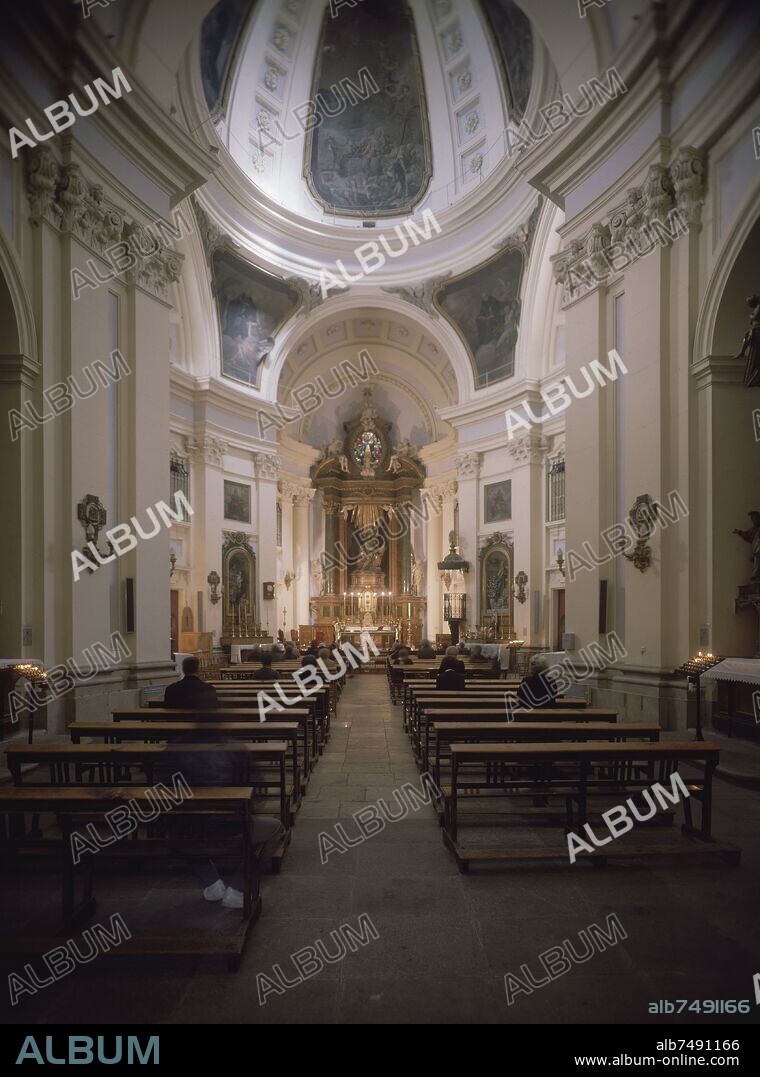 VENTURA RODRIGUEZ (1717-1785). INTERIOR DESDE LOS PIES- 1749-ARQUITECTURA NEOCLASICA MADRILEÑA.