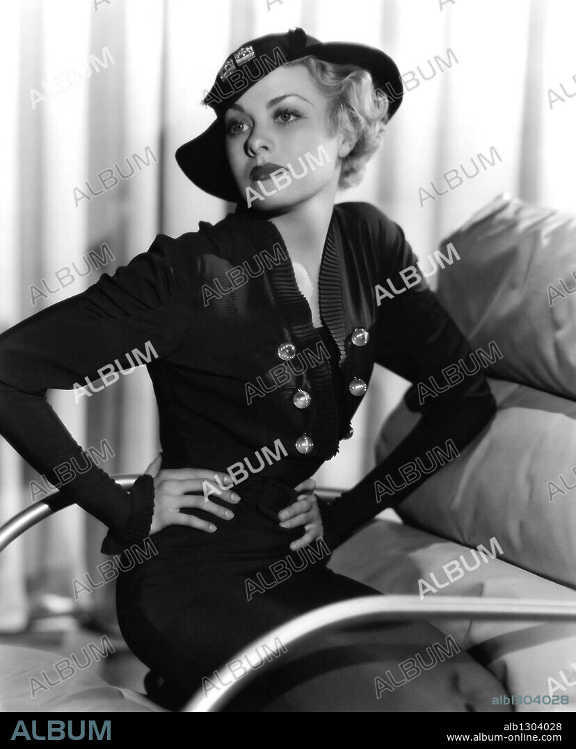 JOAN MARSH in YOU'RE TELLING ME!, 1934, directed by ERLE C. KENTON. Copyright PARAMOUNT PICTURES.