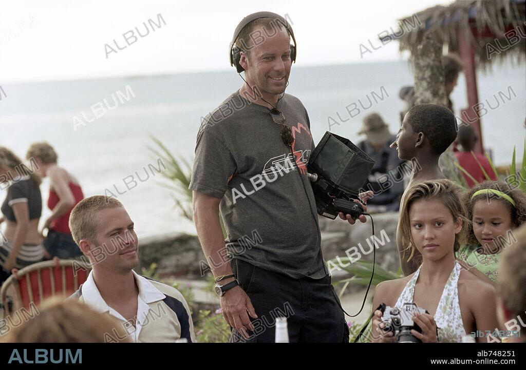 JESSICA ALBA, JOHN STOCKWELL and PAUL WALKER in INTO THE BLUE, 2005, directed by JOHN STOCKWELL. Copyright COLUMBIA PICTURES / JOHNSON, JOHN P.