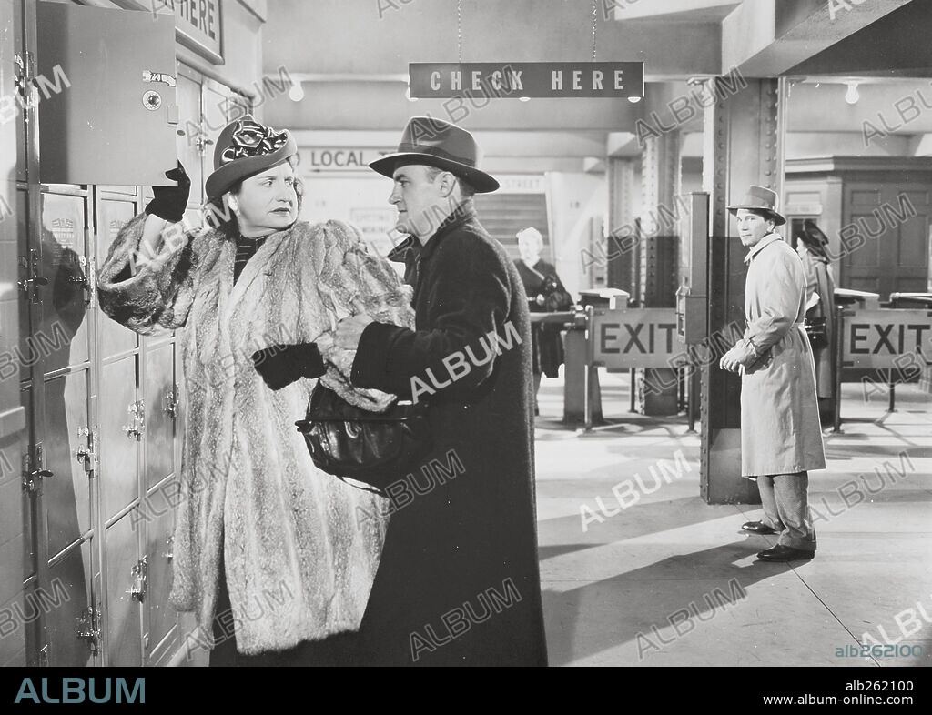 HOPE EMERSON and RICHARD CONTE in CRY OF THE CITY, 1948, directed by ROBERT SIODMAK. Copyright 20TH CENTURY FOX.