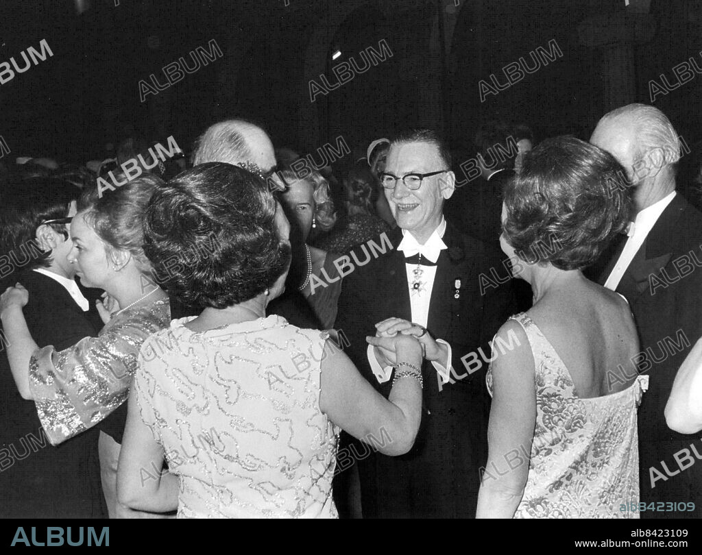 Stockholm 1970-12-10. Nobel 1970. Ulf von Euler, Nobelpristagare i fysiologi eller medicin, under dansen i Stadshuset. Foto: Owe Sjöblom / SvD / TT / kod 12014.
