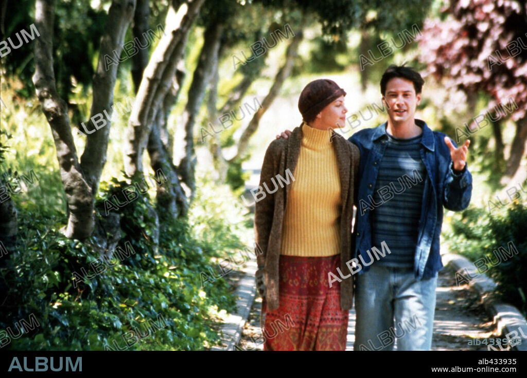 CHARLIZE THERON y KEANU REEVES en NOVIEMBRE DULCE, 2001 (SWEET NOVEMBER), dirigida por PAT O'CONNOR. Copyright WARNER BROS. PICTURES.