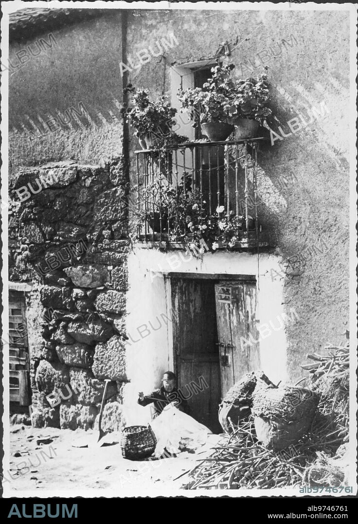 1950. Una vivienda Típica de cadalso de los Vidrios (Madrid).