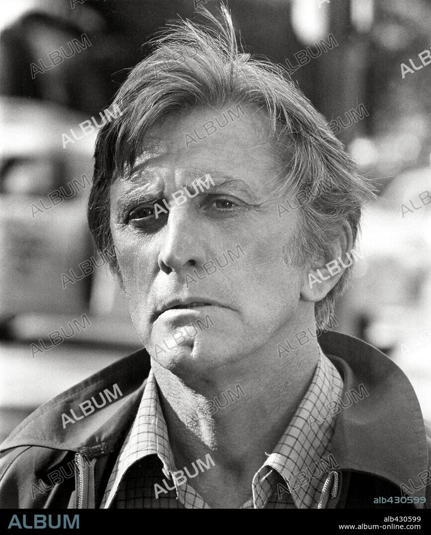 KIRK DOUGLAS en LA FURIA, 1978 (THE FURY), dirigida por BRIAN DE PALMA. Copyright 20TH CENTURY FOX.