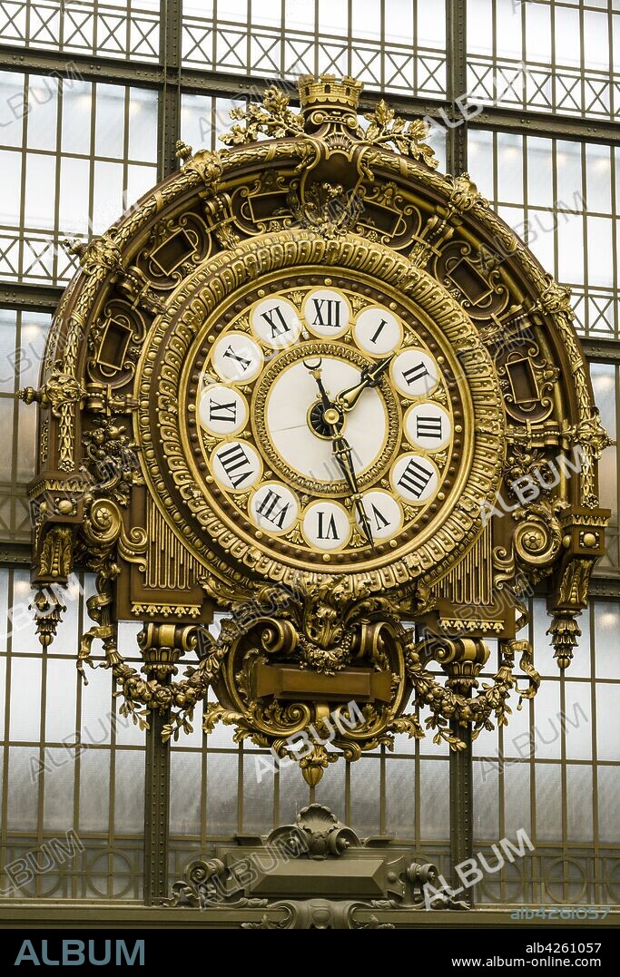 Main Hall of the Musée d'Orsay,Musée d'Orsay Clock, Victor Laloux, Paris, France.