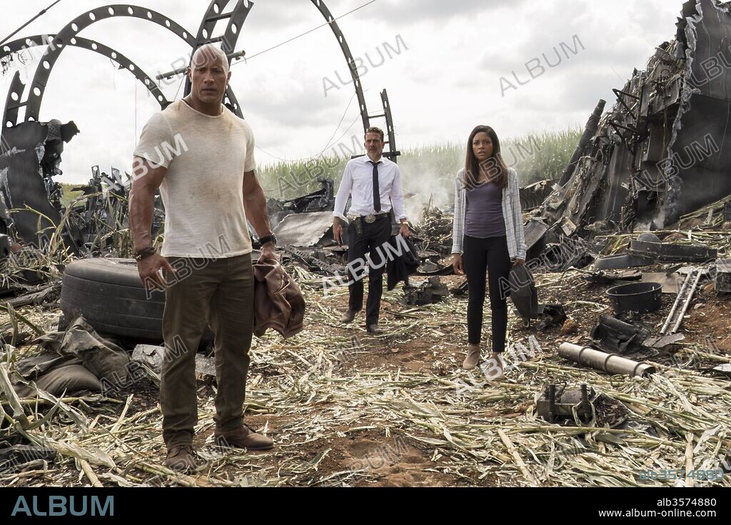 JEFFREY DEAN MORGAN and NAOMIE HARRIS in RAMPAGE, 2018, directed by BRAD PEYTON. Copyright FLYNN PICTURE COMPANY/NEW LINE CINEMA/TWISTED MEDIA/WRIGLEY.