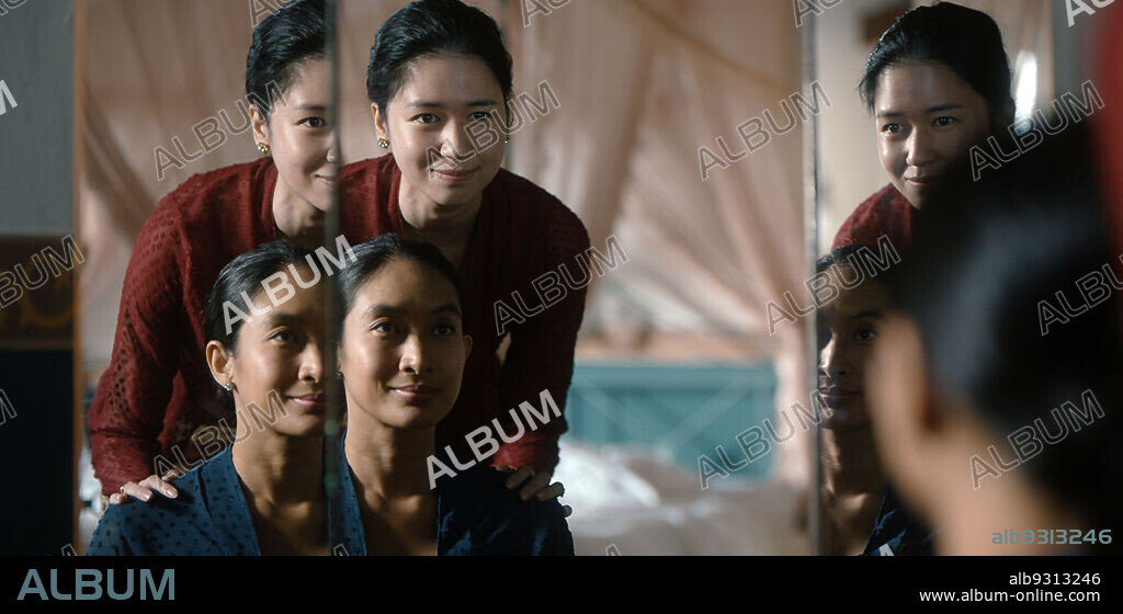 HAPPY SALMA in BEFORE, NOW & THEN, 2022 (NANA), directed by KAMILA ANDINI. Copyright Fourcoulours Films.