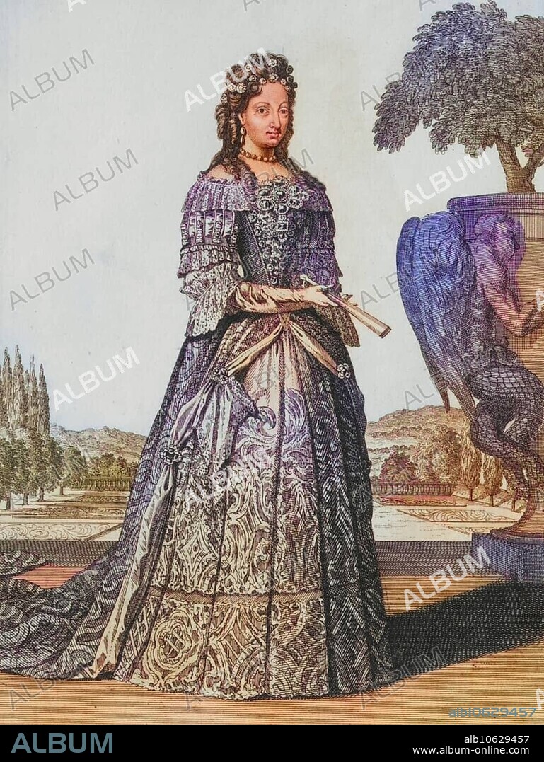 Traditional traditional costume, clothing, Imperatrix Eleonore Magdalene Therese von Pfalz-Neuburg (6 January 1655 to 19 January 1720) was a Catholic Countess Palatine of Neuburg, Roman-German Empress by marriage in 1676 and crowned at the Diet of Augsburg in 1690, copperplate engraving by Caspar Luyken from 1703, digitally restored reproduction from an 18th century original