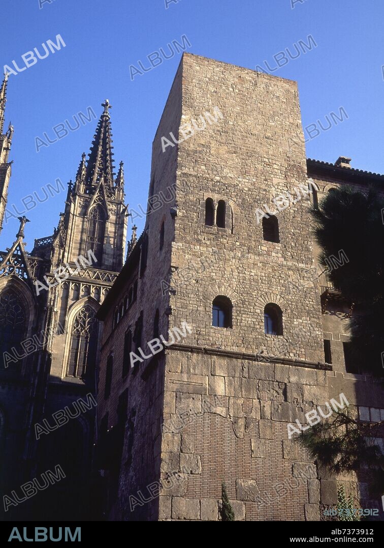 CASA DEL ARCEDIANO VISTA DESDE LA PLAZA NOVA.