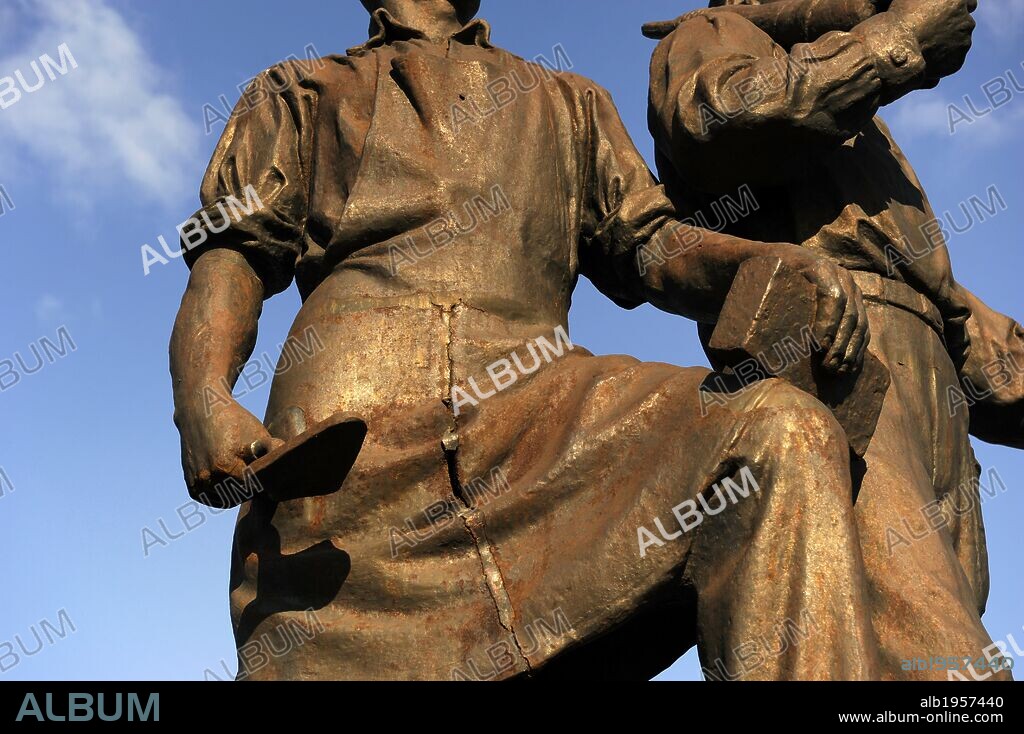 Industry and Construction. Sculpture by Napoleonas Petrulis (1909-1985) and Bronius Vysniauskas (b.1923). Green Bridge (Zaliasis Tiltas). Vilnius. Lithuania.