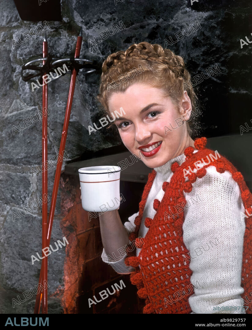 NORMA JEAN BAKER. MARILYN MONROE. 1946
