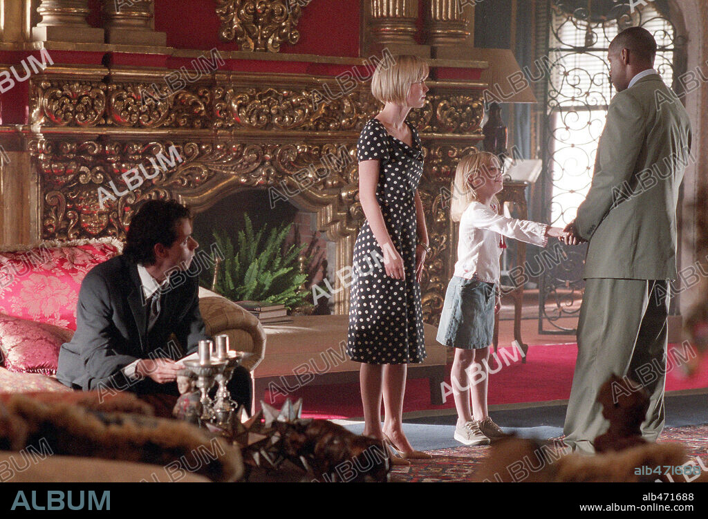 DAKOTA FANNING, DENZEL WASHINGTON, MARC ANTHONY y RADHA MITCHELL en EL FUEGO DE LA VENGANZA, 2004 (MAN ON FIRE), dirigida por TONY SCOTT. Copyright 20TH CENTURY FOX / HAMSHERE, KEITH.