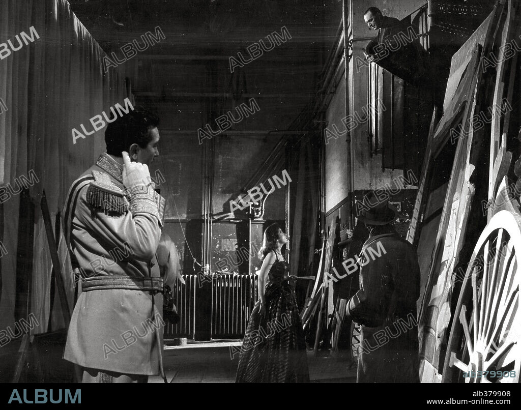 COMICOS, 1954, dirigida por JUAN ANTONIO BARDEM. Copyright UNION FILMS.