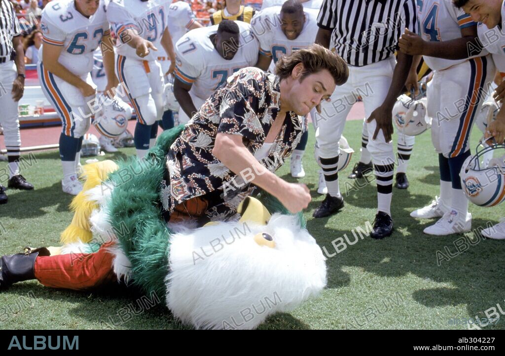 JIM CARREY en ACE VENTURA, UN DETECTIVE DIFERENTE, 1994 (ACE VENTURA: PET DETECTIVE), dirigida por TOM SHADYAC. Copyright WARNER BROTHERS.
