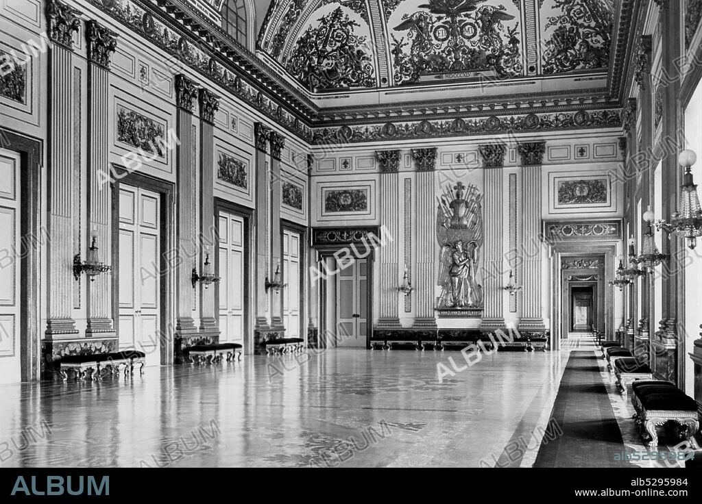 The Throne Room. Royal Palace. Caserta. Campania. Italy 1910-20.