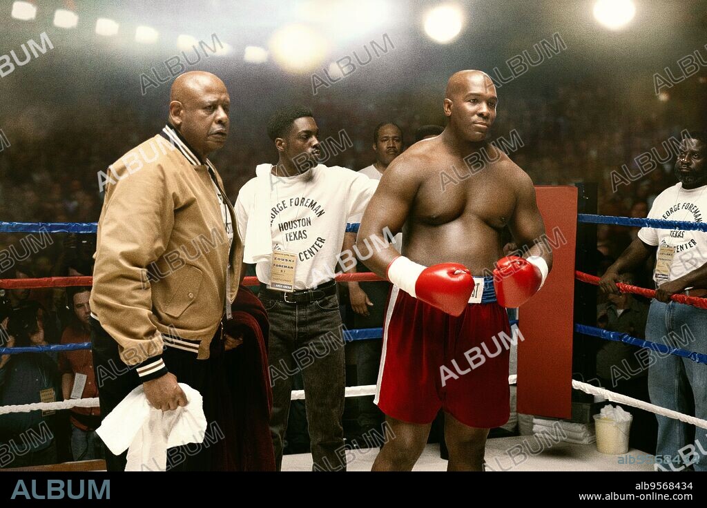 FOREST WHITAKER and KHRIS DAVIS in BIG GEORGE FOREMAN, 2023, directed by GEORGE TILLMAN JR.. Copyright MANDALAY PICTURES.