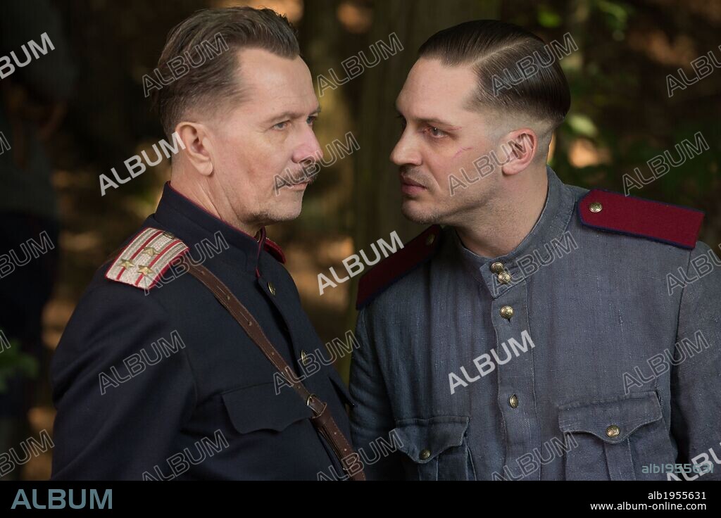GARY OLDMAN y TOM HARDY en EL NIÑO 44, 2015 (CHILD 44), dirigida por DANIEL ESPINOSA. Copyright SUMMIT ENTERTAINMENT.