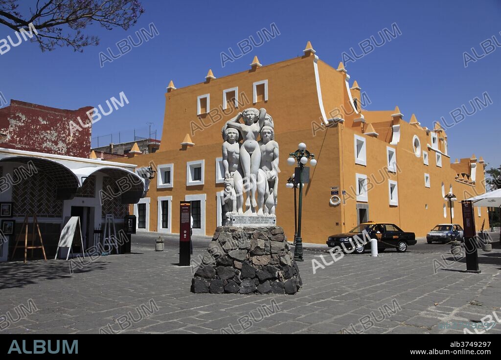 Genesis Statue, Artists Quarter (Barrio del Artista), Puebla, Historic Center, UNESCO World Heritage Site, Puebla State, Mexico, North America.